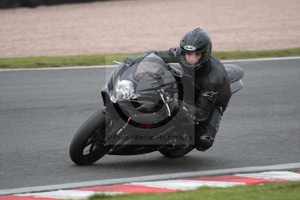 Motorcycle action photographs;event digital images;eventdigitalimages;no limits trackday;oulton park;oulton park circuit cheshire;oulton park photographs;peter wileman photography;trackday;trackday digital images;trackday photos