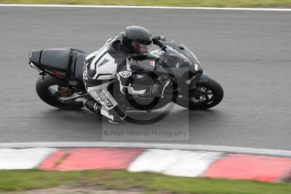 Motorcycle action photographs;event digital images;eventdigitalimages;no limits trackday;oulton park;oulton park circuit cheshire;oulton park photographs;peter wileman photography;trackday;trackday digital images;trackday photos