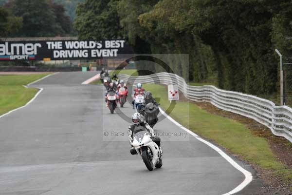 Motorcycle action photographs;event digital images;eventdigitalimages;no limits trackday;oulton park;oulton park circuit cheshire;oulton park photographs;peter wileman photography;trackday;trackday digital images;trackday photos