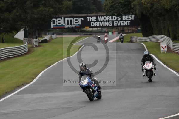 Motorcycle action photographs;event digital images;eventdigitalimages;no limits trackday;oulton park;oulton park circuit cheshire;oulton park photographs;peter wileman photography;trackday;trackday digital images;trackday photos