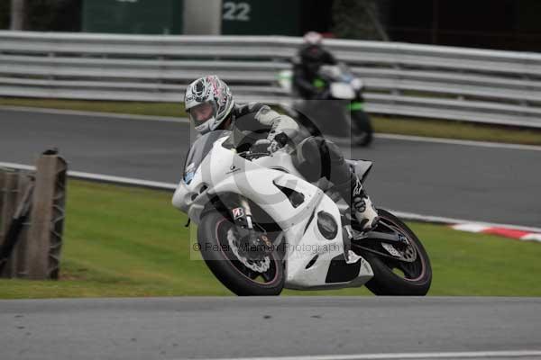 Motorcycle action photographs;event digital images;eventdigitalimages;no limits trackday;oulton park;oulton park circuit cheshire;oulton park photographs;peter wileman photography;trackday;trackday digital images;trackday photos