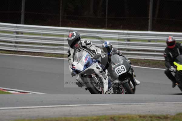 Motorcycle action photographs;event digital images;eventdigitalimages;no limits trackday;oulton park;oulton park circuit cheshire;oulton park photographs;peter wileman photography;trackday;trackday digital images;trackday photos