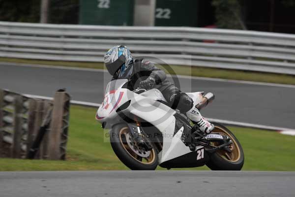 Motorcycle action photographs;event digital images;eventdigitalimages;no limits trackday;oulton park;oulton park circuit cheshire;oulton park photographs;peter wileman photography;trackday;trackday digital images;trackday photos