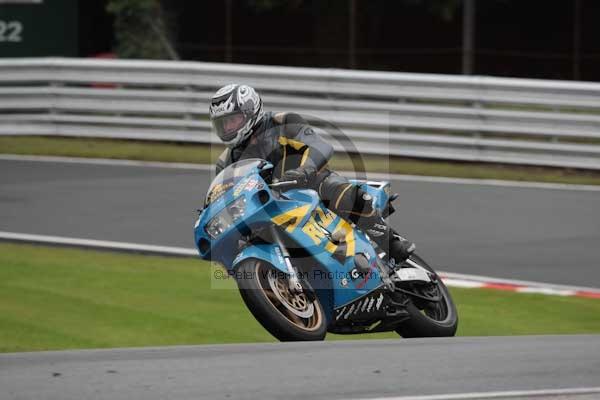 Motorcycle action photographs;event digital images;eventdigitalimages;no limits trackday;oulton park;oulton park circuit cheshire;oulton park photographs;peter wileman photography;trackday;trackday digital images;trackday photos