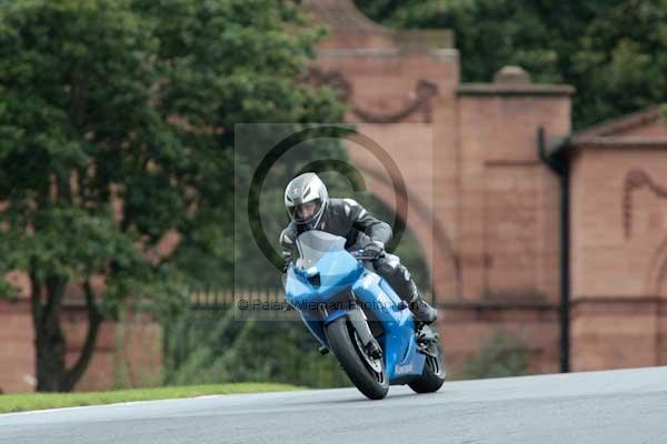 Motorcycle action photographs;event digital images;eventdigitalimages;no limits trackday;oulton park;oulton park circuit cheshire;oulton park photographs;peter wileman photography;trackday;trackday digital images;trackday photos