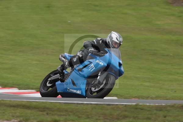 Motorcycle action photographs;event digital images;eventdigitalimages;no limits trackday;oulton park;oulton park circuit cheshire;oulton park photographs;peter wileman photography;trackday;trackday digital images;trackday photos