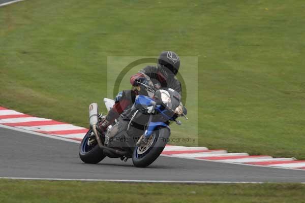 Motorcycle action photographs;event digital images;eventdigitalimages;no limits trackday;oulton park;oulton park circuit cheshire;oulton park photographs;peter wileman photography;trackday;trackday digital images;trackday photos