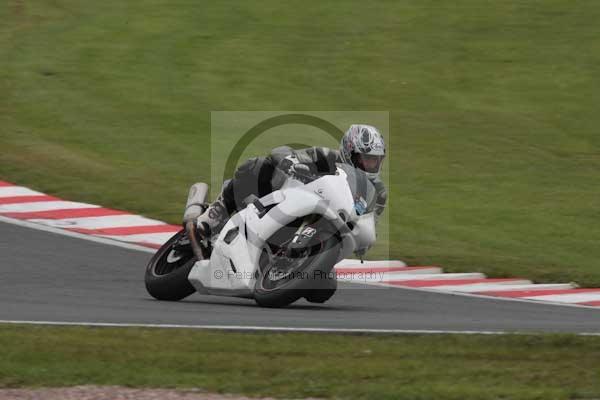 Motorcycle action photographs;event digital images;eventdigitalimages;no limits trackday;oulton park;oulton park circuit cheshire;oulton park photographs;peter wileman photography;trackday;trackday digital images;trackday photos