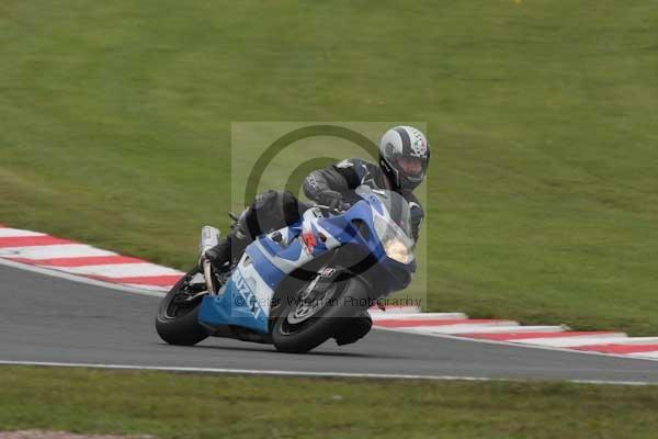 Motorcycle action photographs;event digital images;eventdigitalimages;no limits trackday;oulton park;oulton park circuit cheshire;oulton park photographs;peter wileman photography;trackday;trackday digital images;trackday photos