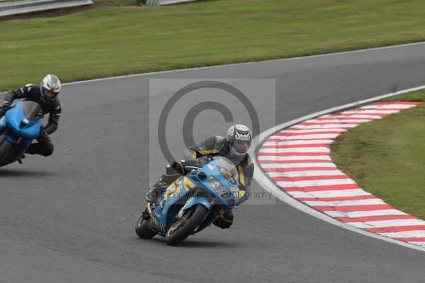 Motorcycle action photographs;event digital images;eventdigitalimages;no limits trackday;oulton park;oulton park circuit cheshire;oulton park photographs;peter wileman photography;trackday;trackday digital images;trackday photos