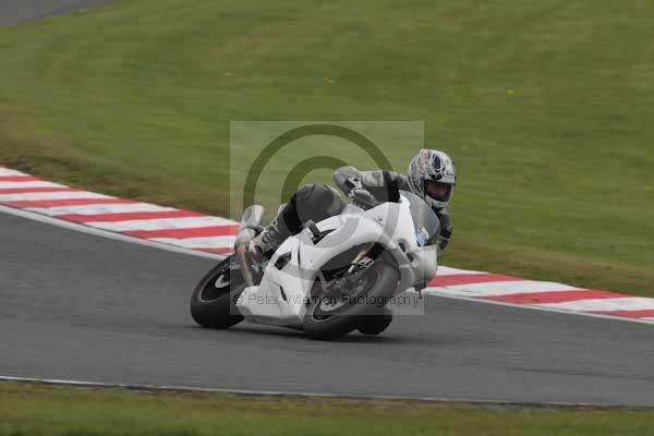 Motorcycle action photographs;event digital images;eventdigitalimages;no limits trackday;oulton park;oulton park circuit cheshire;oulton park photographs;peter wileman photography;trackday;trackday digital images;trackday photos