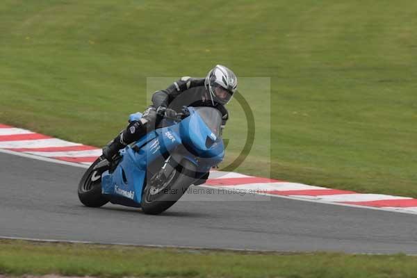 Motorcycle action photographs;event digital images;eventdigitalimages;no limits trackday;oulton park;oulton park circuit cheshire;oulton park photographs;peter wileman photography;trackday;trackday digital images;trackday photos