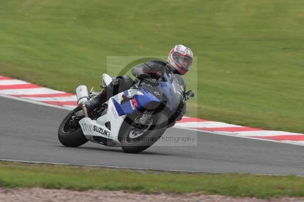 Motorcycle action photographs;event digital images;eventdigitalimages;no limits trackday;oulton park;oulton park circuit cheshire;oulton park photographs;peter wileman photography;trackday;trackday digital images;trackday photos