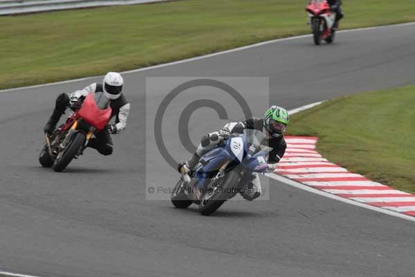 Motorcycle action photographs;event digital images;eventdigitalimages;no limits trackday;oulton park;oulton park circuit cheshire;oulton park photographs;peter wileman photography;trackday;trackday digital images;trackday photos