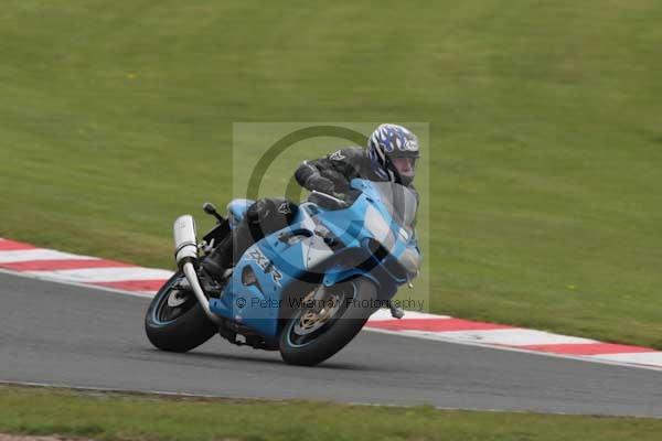 Motorcycle action photographs;event digital images;eventdigitalimages;no limits trackday;oulton park;oulton park circuit cheshire;oulton park photographs;peter wileman photography;trackday;trackday digital images;trackday photos