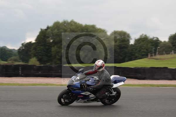 Motorcycle action photographs;event digital images;eventdigitalimages;no limits trackday;oulton park;oulton park circuit cheshire;oulton park photographs;peter wileman photography;trackday;trackday digital images;trackday photos