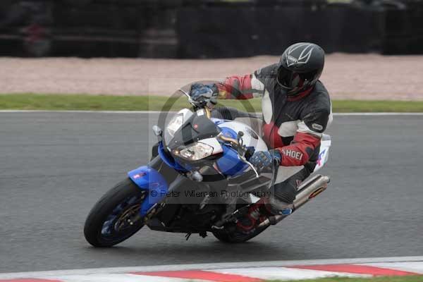 Motorcycle action photographs;event digital images;eventdigitalimages;no limits trackday;oulton park;oulton park circuit cheshire;oulton park photographs;peter wileman photography;trackday;trackday digital images;trackday photos