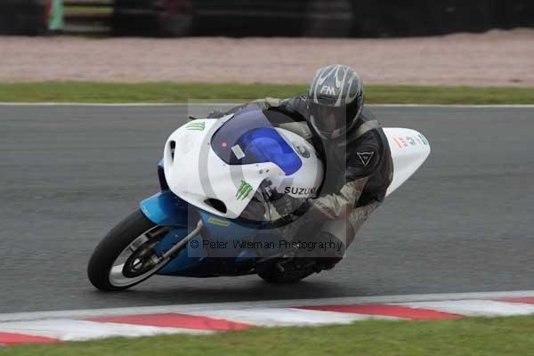 Motorcycle action photographs;event digital images;eventdigitalimages;no limits trackday;oulton park;oulton park circuit cheshire;oulton park photographs;peter wileman photography;trackday;trackday digital images;trackday photos