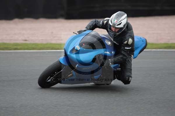 Motorcycle action photographs;event digital images;eventdigitalimages;no limits trackday;oulton park;oulton park circuit cheshire;oulton park photographs;peter wileman photography;trackday;trackday digital images;trackday photos