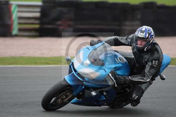 Motorcycle action photographs;event digital images;eventdigitalimages;no limits trackday;oulton park;oulton park circuit cheshire;oulton park photographs;peter wileman photography;trackday;trackday digital images;trackday photos