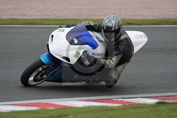 Motorcycle action photographs;event digital images;eventdigitalimages;no limits trackday;oulton park;oulton park circuit cheshire;oulton park photographs;peter wileman photography;trackday;trackday digital images;trackday photos