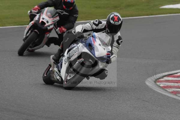 Motorcycle action photographs;event digital images;eventdigitalimages;no limits trackday;oulton park;oulton park circuit cheshire;oulton park photographs;peter wileman photography;trackday;trackday digital images;trackday photos