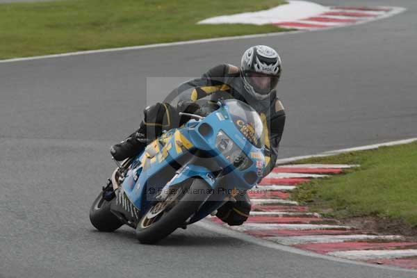 Motorcycle action photographs;event digital images;eventdigitalimages;no limits trackday;oulton park;oulton park circuit cheshire;oulton park photographs;peter wileman photography;trackday;trackday digital images;trackday photos