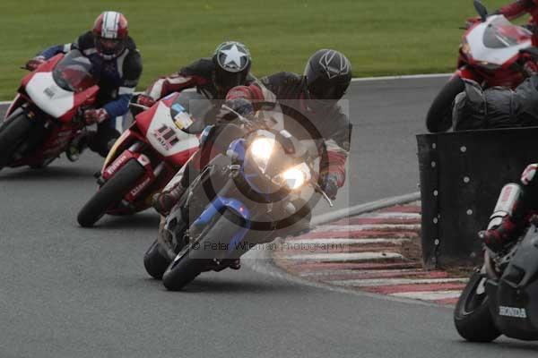 Motorcycle action photographs;event digital images;eventdigitalimages;no limits trackday;oulton park;oulton park circuit cheshire;oulton park photographs;peter wileman photography;trackday;trackday digital images;trackday photos