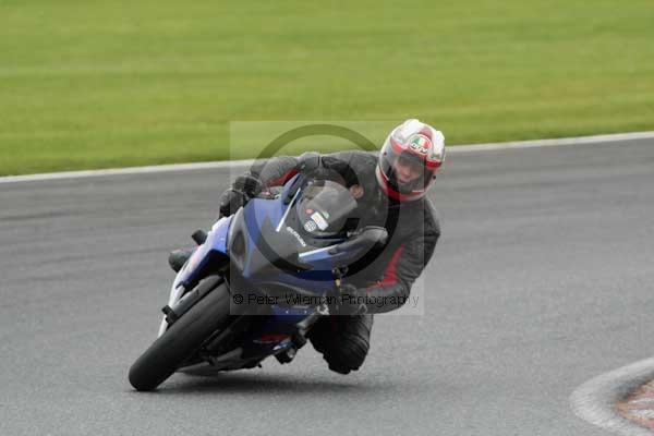 Motorcycle action photographs;event digital images;eventdigitalimages;no limits trackday;oulton park;oulton park circuit cheshire;oulton park photographs;peter wileman photography;trackday;trackday digital images;trackday photos