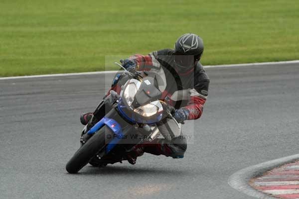 Motorcycle action photographs;event digital images;eventdigitalimages;no limits trackday;oulton park;oulton park circuit cheshire;oulton park photographs;peter wileman photography;trackday;trackday digital images;trackday photos