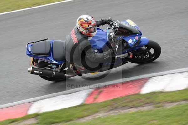 Motorcycle action photographs;event digital images;eventdigitalimages;no limits trackday;oulton park;oulton park circuit cheshire;oulton park photographs;peter wileman photography;trackday;trackday digital images;trackday photos