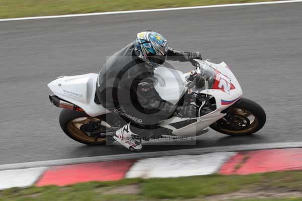 Motorcycle action photographs;event digital images;eventdigitalimages;no limits trackday;oulton park;oulton park circuit cheshire;oulton park photographs;peter wileman photography;trackday;trackday digital images;trackday photos