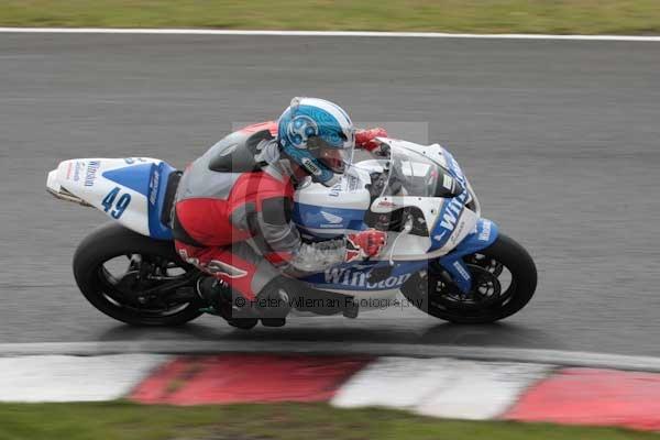 Motorcycle action photographs;event digital images;eventdigitalimages;no limits trackday;oulton park;oulton park circuit cheshire;oulton park photographs;peter wileman photography;trackday;trackday digital images;trackday photos