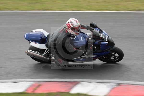 Motorcycle action photographs;event digital images;eventdigitalimages;no limits trackday;oulton park;oulton park circuit cheshire;oulton park photographs;peter wileman photography;trackday;trackday digital images;trackday photos