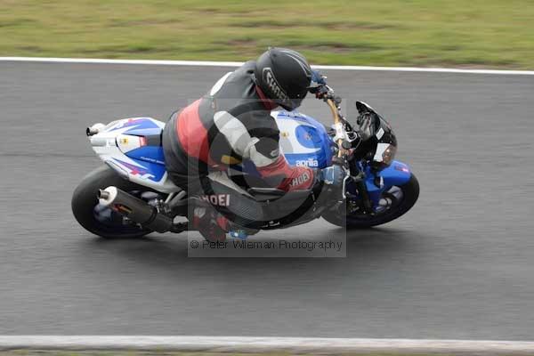 Motorcycle action photographs;event digital images;eventdigitalimages;no limits trackday;oulton park;oulton park circuit cheshire;oulton park photographs;peter wileman photography;trackday;trackday digital images;trackday photos