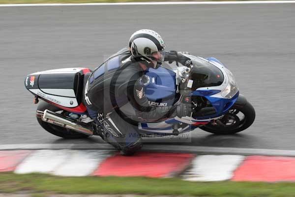 Motorcycle action photographs;event digital images;eventdigitalimages;no limits trackday;oulton park;oulton park circuit cheshire;oulton park photographs;peter wileman photography;trackday;trackday digital images;trackday photos