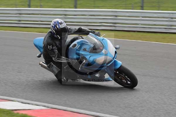 Motorcycle action photographs;event digital images;eventdigitalimages;no limits trackday;oulton park;oulton park circuit cheshire;oulton park photographs;peter wileman photography;trackday;trackday digital images;trackday photos