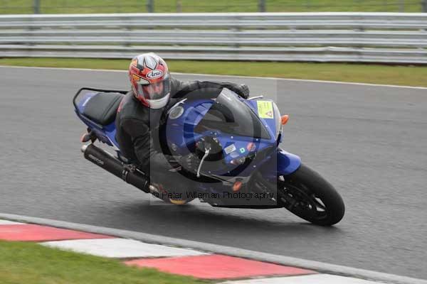 Motorcycle action photographs;event digital images;eventdigitalimages;no limits trackday;oulton park;oulton park circuit cheshire;oulton park photographs;peter wileman photography;trackday;trackday digital images;trackday photos