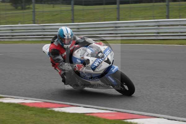 Motorcycle action photographs;event digital images;eventdigitalimages;no limits trackday;oulton park;oulton park circuit cheshire;oulton park photographs;peter wileman photography;trackday;trackday digital images;trackday photos