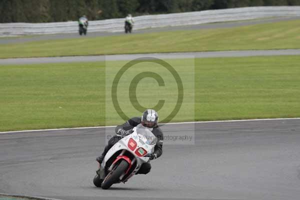 Motorcycle action photographs;event digital images;eventdigitalimages;no limits trackday;oulton park;oulton park circuit cheshire;oulton park photographs;peter wileman photography;trackday;trackday digital images;trackday photos