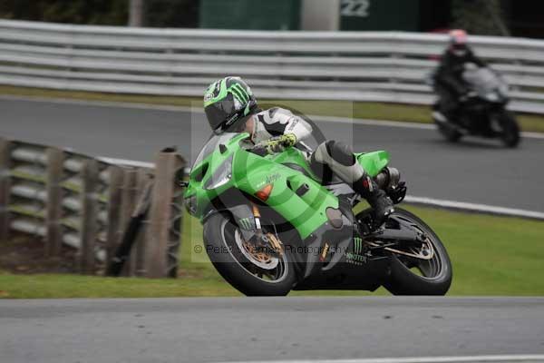 Motorcycle action photographs;event digital images;eventdigitalimages;no limits trackday;oulton park;oulton park circuit cheshire;oulton park photographs;peter wileman photography;trackday;trackday digital images;trackday photos