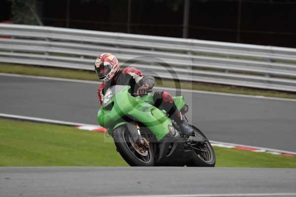 Motorcycle action photographs;event digital images;eventdigitalimages;no limits trackday;oulton park;oulton park circuit cheshire;oulton park photographs;peter wileman photography;trackday;trackday digital images;trackday photos