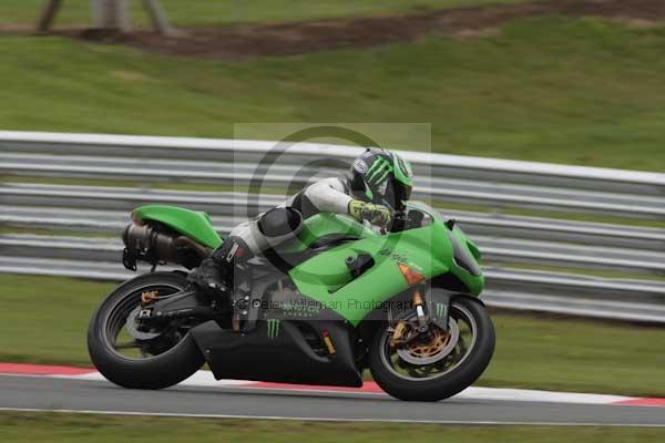 Motorcycle action photographs;event digital images;eventdigitalimages;no limits trackday;oulton park;oulton park circuit cheshire;oulton park photographs;peter wileman photography;trackday;trackday digital images;trackday photos