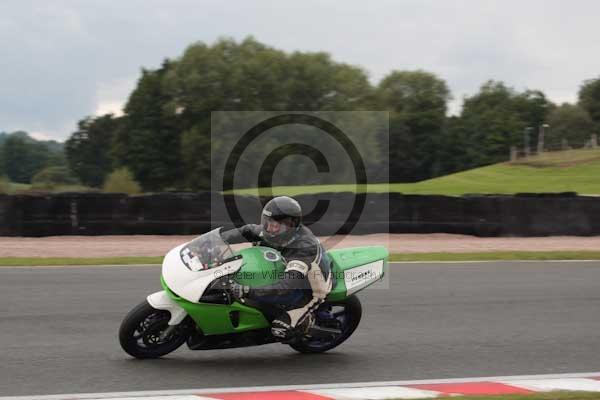 Motorcycle action photographs;event digital images;eventdigitalimages;no limits trackday;oulton park;oulton park circuit cheshire;oulton park photographs;peter wileman photography;trackday;trackday digital images;trackday photos