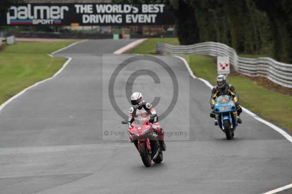 Motorcycle action photographs;event digital images;eventdigitalimages;no limits trackday;oulton park;oulton park circuit cheshire;oulton park photographs;peter wileman photography;trackday;trackday digital images;trackday photos