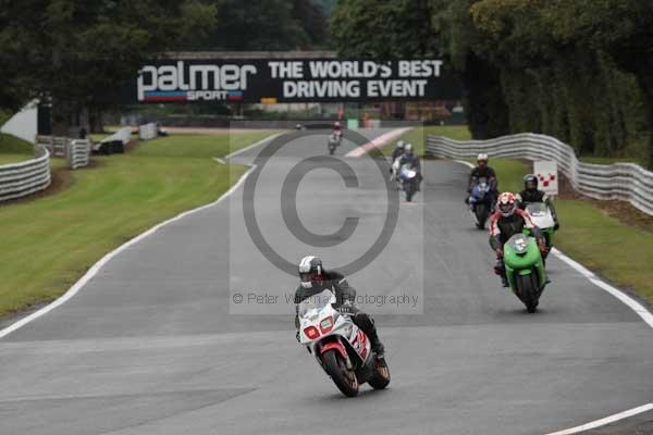 Motorcycle action photographs;event digital images;eventdigitalimages;no limits trackday;oulton park;oulton park circuit cheshire;oulton park photographs;peter wileman photography;trackday;trackday digital images;trackday photos