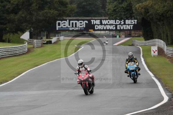 Motorcycle action photographs;event digital images;eventdigitalimages;no limits trackday;oulton park;oulton park circuit cheshire;oulton park photographs;peter wileman photography;trackday;trackday digital images;trackday photos