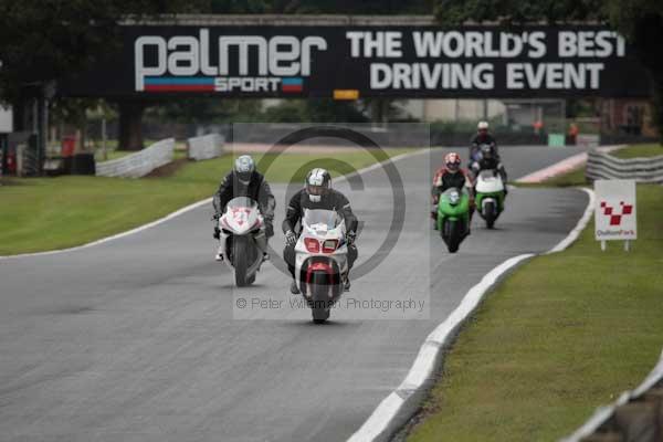 Motorcycle action photographs;event digital images;eventdigitalimages;no limits trackday;oulton park;oulton park circuit cheshire;oulton park photographs;peter wileman photography;trackday;trackday digital images;trackday photos