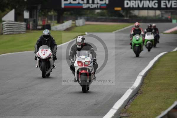 Motorcycle action photographs;event digital images;eventdigitalimages;no limits trackday;oulton park;oulton park circuit cheshire;oulton park photographs;peter wileman photography;trackday;trackday digital images;trackday photos