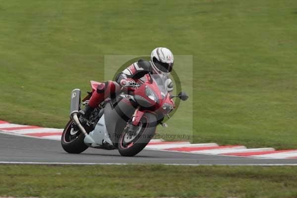 Motorcycle action photographs;event digital images;eventdigitalimages;no limits trackday;oulton park;oulton park circuit cheshire;oulton park photographs;peter wileman photography;trackday;trackday digital images;trackday photos